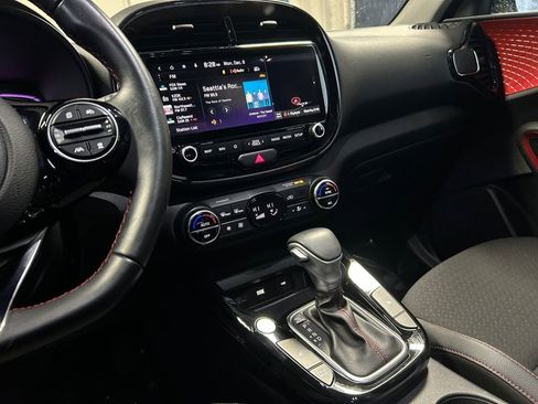Used 2023 Kia Soul GT-Line w/ GT-Line Technology Package image 20
