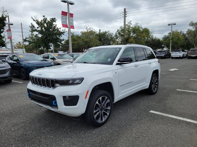 Used 2023 Jeep Grand Cherokee Overland AWD/4WD image 4