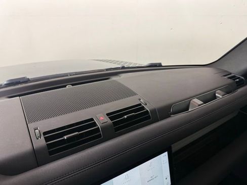 Used 2022 Land Rover Defender 110 X-Dynamic SE image 34