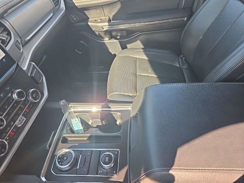 Used 2022 Ford Expedition XLT AWD/4WD image 23