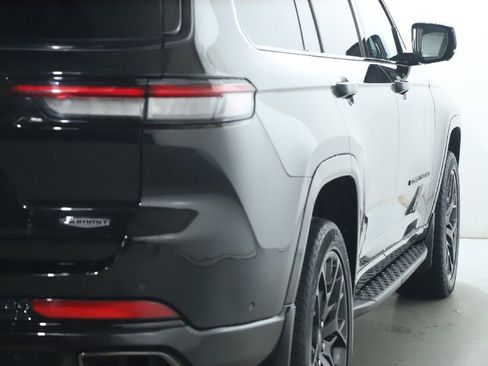 Used 2025 Jeep Grand Cherokee L Summit w/ Advanced Protech Group IV AWD/4WD image 51