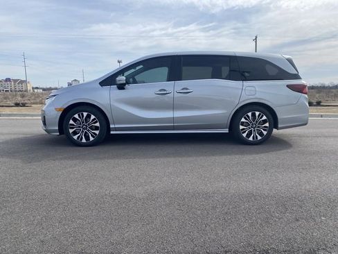 New 2026 Honda Odyssey Elite image 2