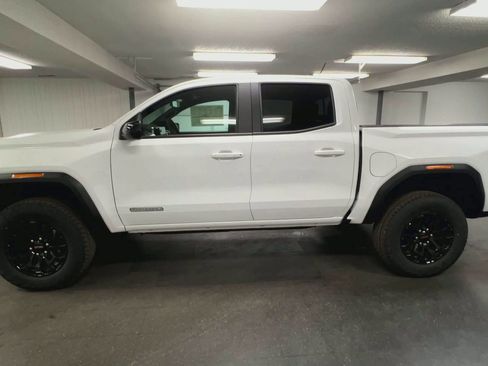 New 2026 GMC Canyon Elevation w/ Convenience Package image 39