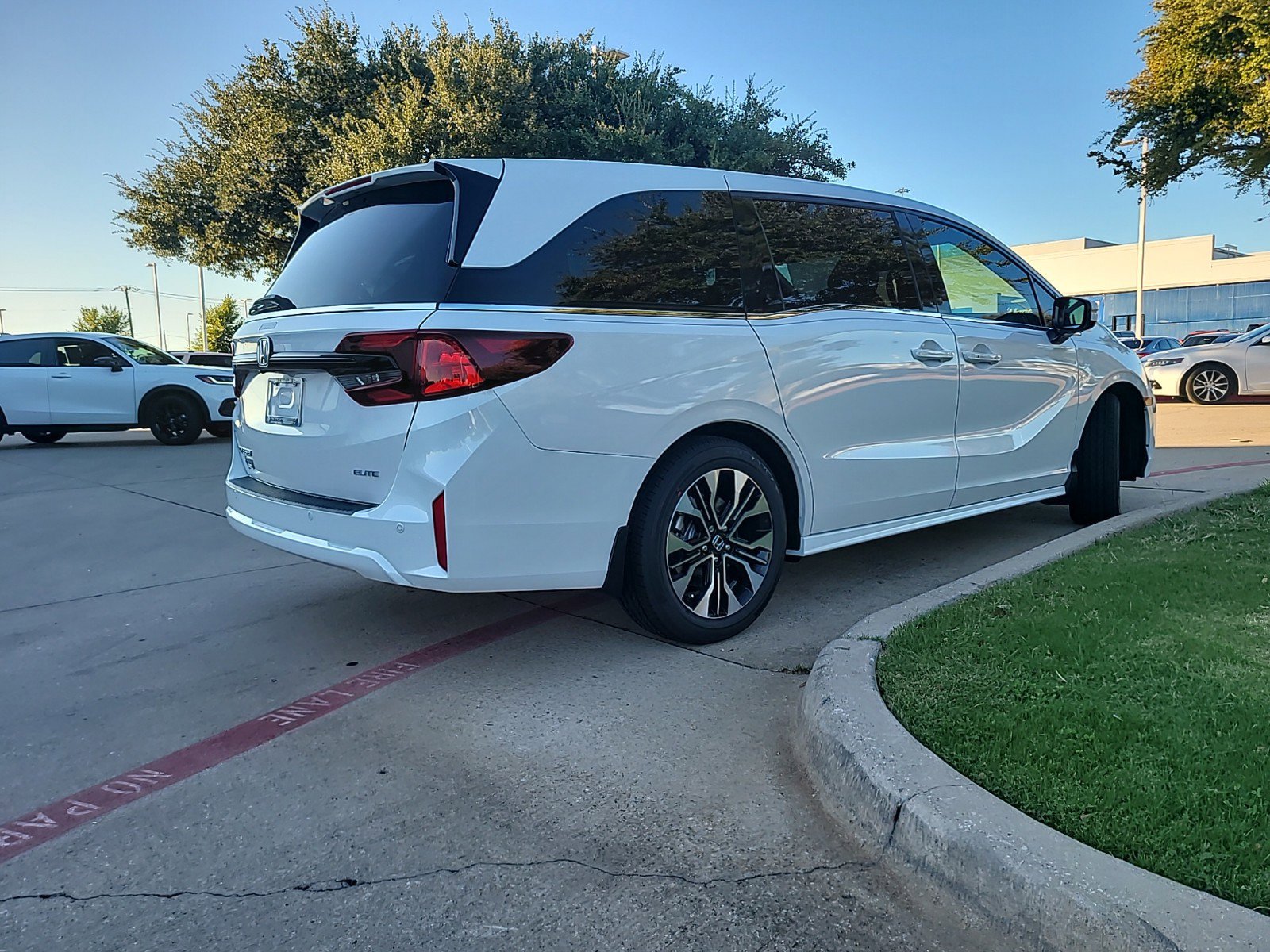 New 2026 Honda Odyssey Elite image 9