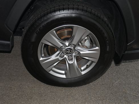 Certified 2024 Toyota RAV4 XLE FWD image 21