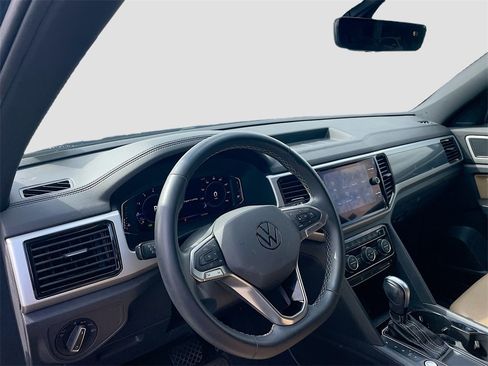 Used 2022 Volkswagen Atlas Cross Sport SE image 11