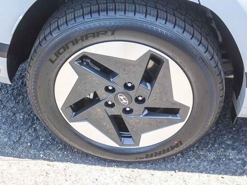 Certified 2024 Hyundai Kona SEL FWD image 11