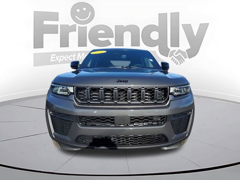 New 2026 Jeep Grand Cherokee Altitude image 8