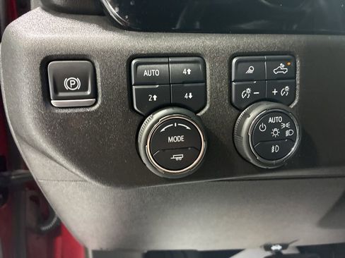 Used 2025 Chevrolet Silverado 2500 High Country image 21