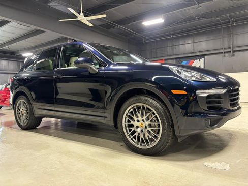 Used 2017 Porsche Cayenne S image 4