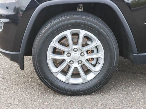 Used 2022 Jeep Grand Cherokee Laredo X image 16