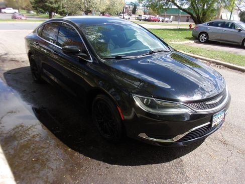 Used 2016 Chrysler 200 Limited FWD image 6