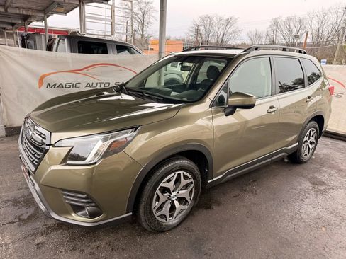 Used 2022 Subaru Forester Premium image 8