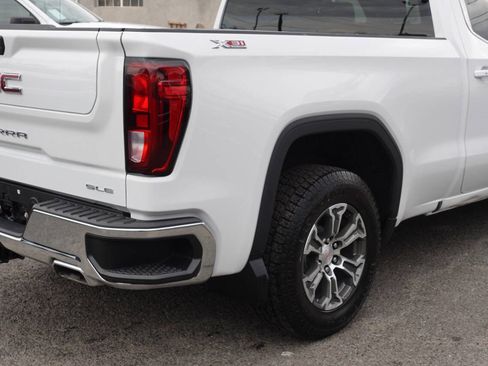 Used 2022 GMC Sierra 1500 SLE w/ X31 Off-Road Package image 10