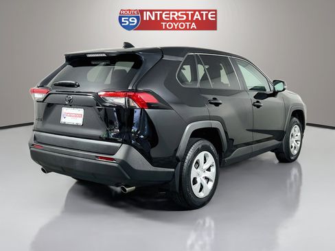 Used 2023 Toyota RAV4 LE AWD/4WD image 7