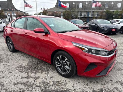 Used 2024 Kia Forte LXS image 4