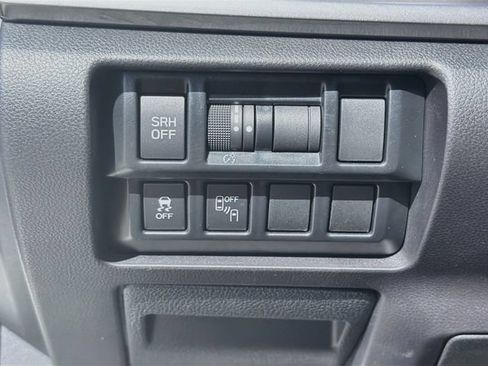 Used 2017 Subaru Impreza 2.0i Limited w/ Moonroof/BSD & Rcta/Eyesight AWD/4WD image 31