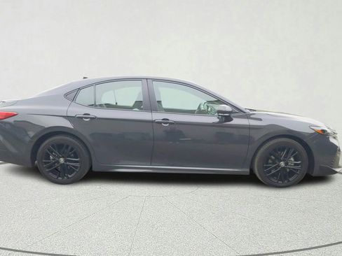 Used 2025 Toyota Camry SE FWD image 7