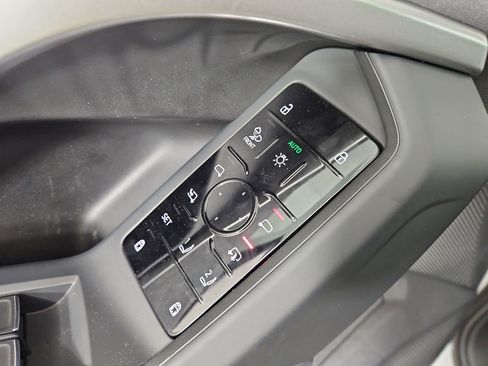 New 2026 Audi SQ5 Premium Plus image 22