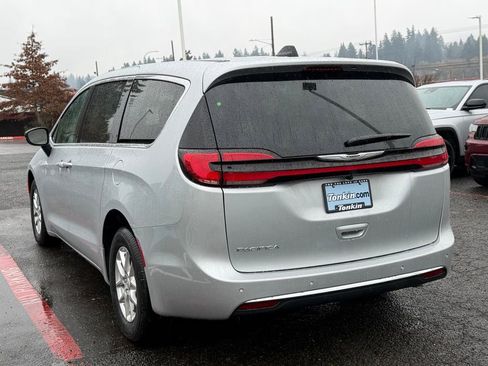 New 2026 Chrysler Pacifica Select FWD image 6
