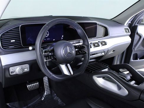 Used 2024 Mercedes-Benz GLS 450 4MATIC image 22