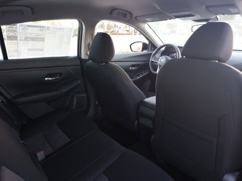 New 2025 Nissan Sentra SR image 16