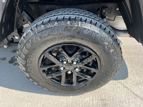 Used 2021 Jeep Gladiator Sport AWD/4WD image 19