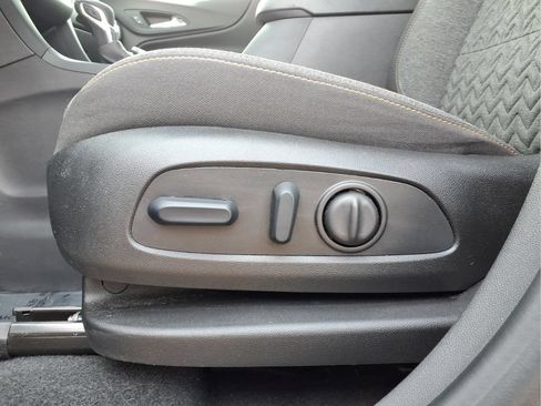 Certified 2024 Chevrolet Equinox LT FWD image 16