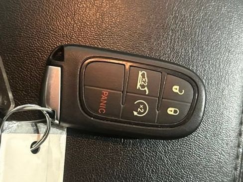 Used 2019 Jeep Cherokee High Altitude AWD/4WD image 69