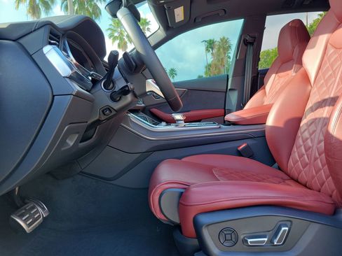 Used 2025 Audi SQ8 Premium Plus w/ 23" Wheel Package image 24