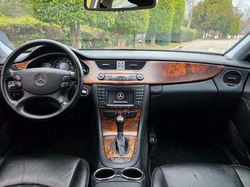 Used 2006 Mercedes-Benz CLS 500 w/ AMG Sport Pkg image 14