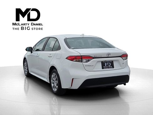 Used 2025 Toyota Corolla LE image 4