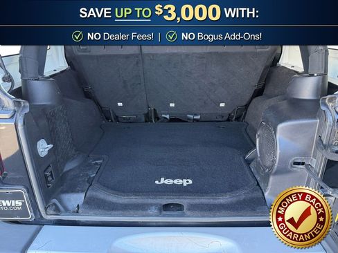 Used 2013 Jeep Wrangler Unlimited Sahara image 24