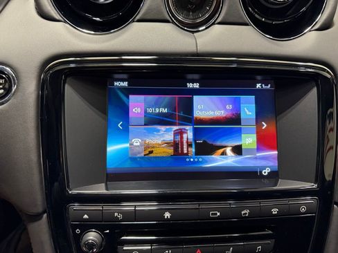 Used 2016 Jaguar XJ RWD image 15
