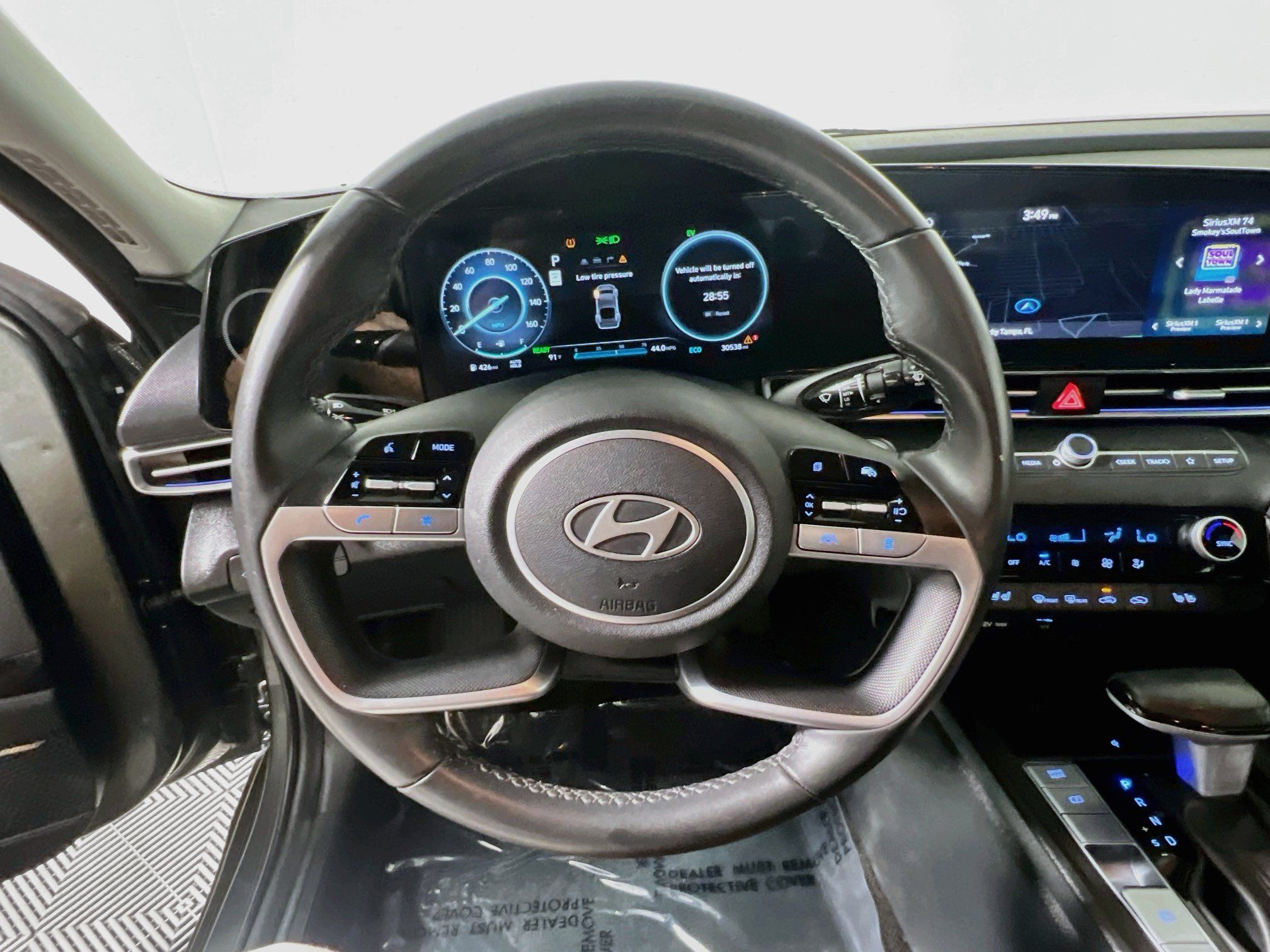 Used 2025 Hyundai Elantra Limited FWD image 18