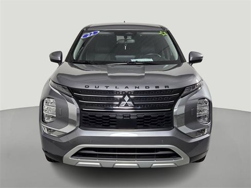 Used 2022 Mitsubishi Outlander SE image 5