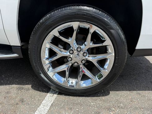 Used 2018 Cadillac Escalade ESV Luxury RWD image 8