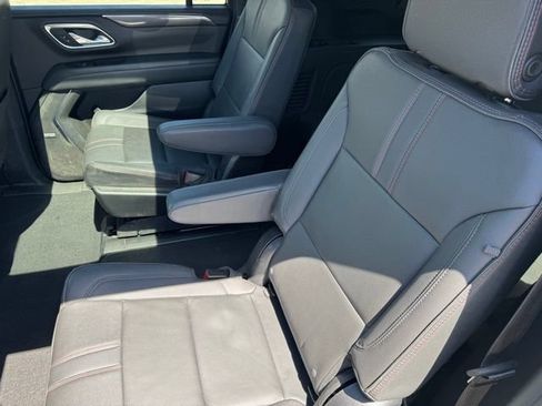 Used 2023 Chevrolet Suburban RST w/ Luxury Package AWD/4WD image 9