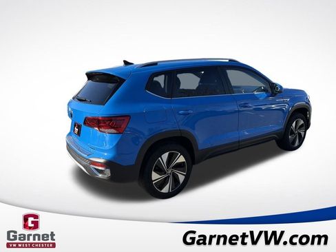 Certified 2023 Volkswagen Taos SE image 5