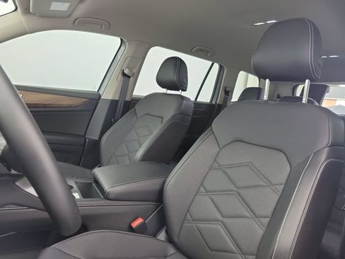 Used 2026 Volkswagen Atlas SE FWD image 17