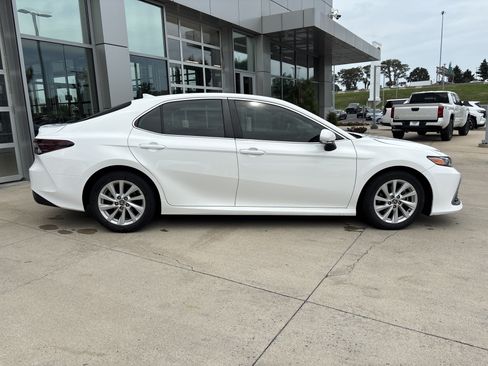 Used 2024 Toyota Camry LE w/ Convenience Package FWD image 8