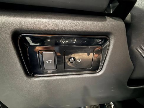 Used 2017 Jaguar F-PACE Premium AWD/4WD image 25