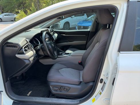 Used 2024 Toyota Camry LE FWD image 9
