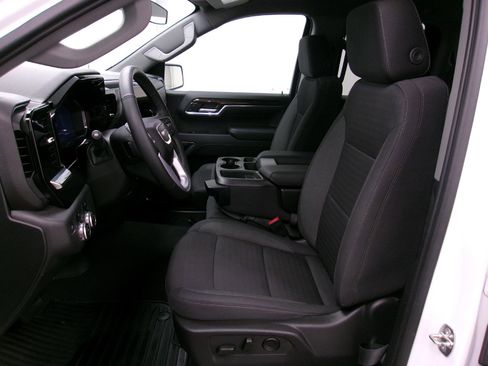 Certified 2023 GMC Sierra 1500 SLE w/ Preferred Package image 9