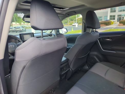Used 2019 Toyota RAV4 XLE w/ Carpet Mat Package AWD/4WD image 23