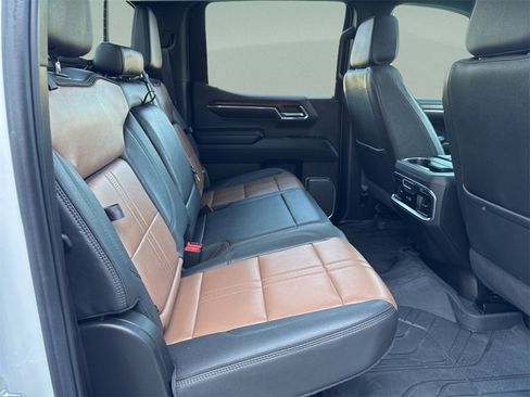 Used 2024 Chevrolet Silverado 1500 High Country w/ High Country Premium Package image 26