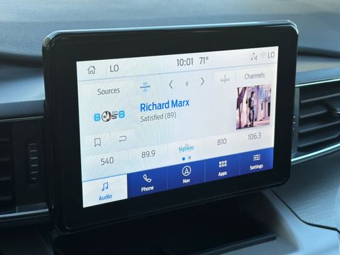 Certified 2023 Ford Explorer XLT w/ Equipment Group 202A AWD/4WD image 19