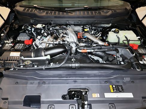 New 2025 Ford F350 Platinum w/ FX4 Off-Road Package image 40