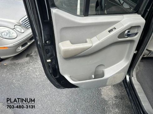 Used 2019 Nissan Frontier SV image 16