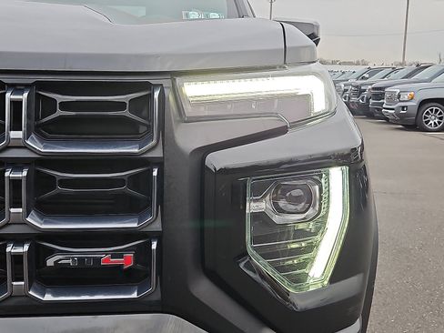 Used 2023 GMC Canyon AT4 image 9